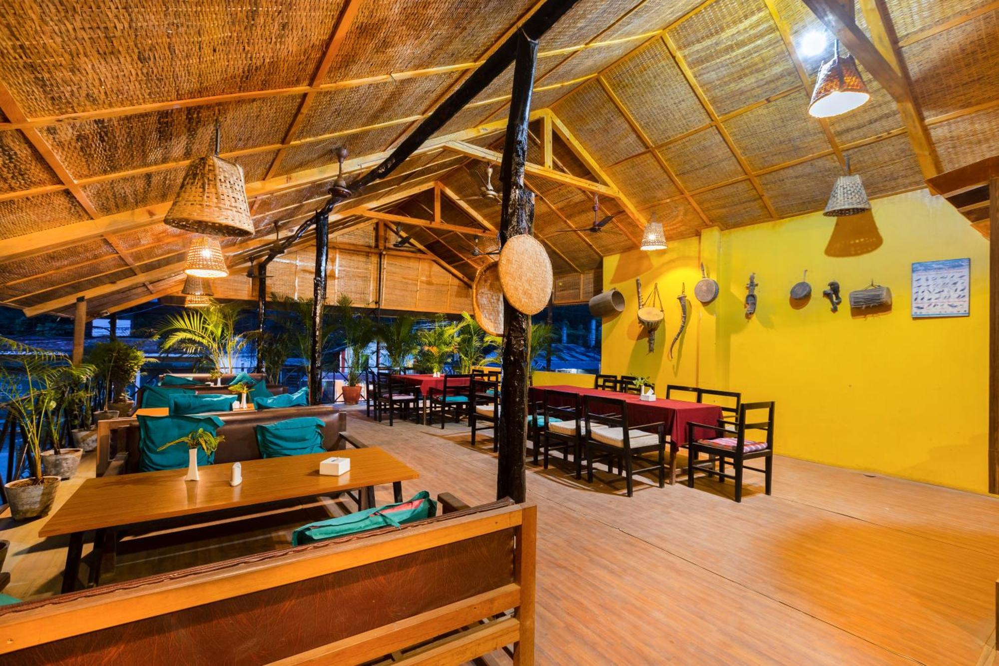 Hotel Parkside & Swimming Pool-Between Greenery And Azure ,Your Perfect Retreat Chitwan Exteriör bild